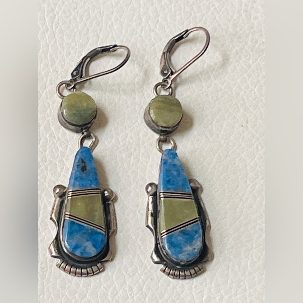 VTG Native American NAVAJO STERLING lapis Lazuli Green Serpentine Earrings